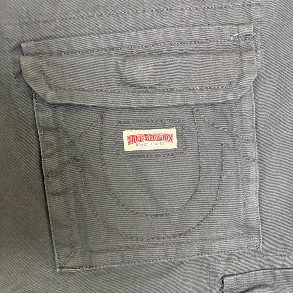 True Religion Mens Jet Black Cargo SN Shorts NWT‎ Size 42 107235